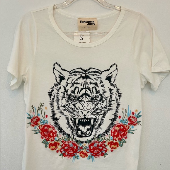FLOWER EMBROIDERED TIGER TEE - Picture 4 of 7